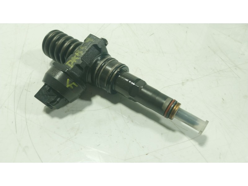 Recambio de inyector para volkswagen touareg (7la) 2.5 tdi referencia OEM IAM  07Z130073F 