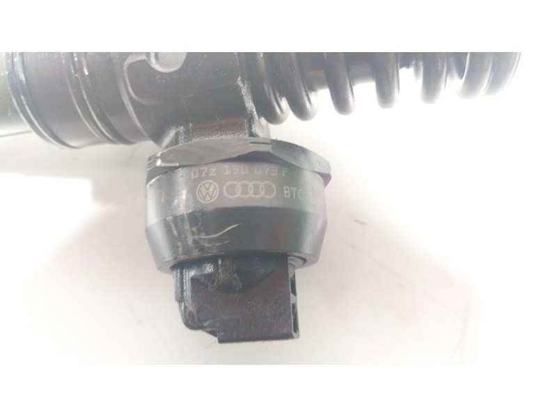 Recambio de inyector para volkswagen touareg (7la) 2.5 tdi referencia OEM IAM  07Z130073F 