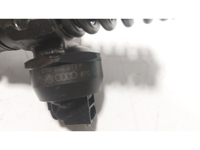 Recambio de inyector para volkswagen touareg (7la) 2.5 tdi referencia OEM IAM  07Z130073F 