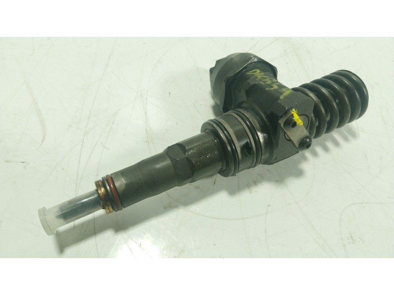 Recambio de inyector para volkswagen touareg (7la) 2.5 tdi referencia OEM IAM  07Z130073F 