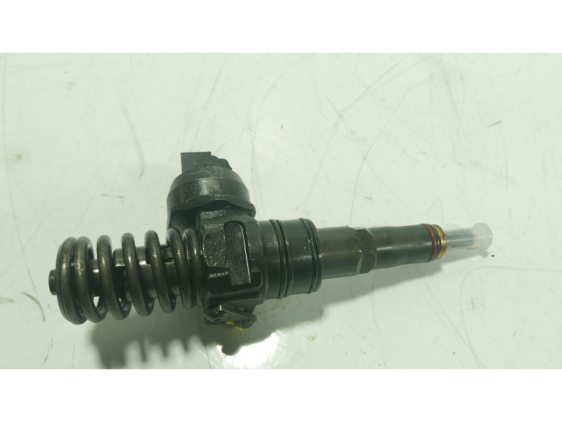 Recambio de inyector para volkswagen touareg (7la) 2.5 tdi referencia OEM IAM  07Z130073F 