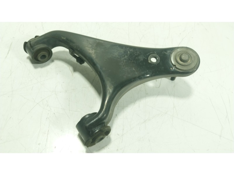 Recambio de brazo suspension superior delantero izquierdo para land rover discovery iv (l319) 2.7 td 4x4 referencia OEM IAM LR01
