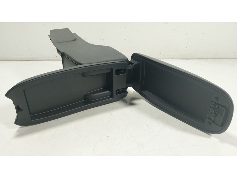 Recambio de apoyabrazos central para toyota yaris cross (mxp_) 1.5 hybrid (mxpj10) referencia OEM IAM  58901K020 