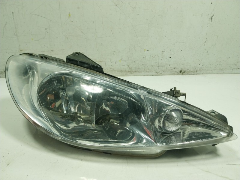 Recambio de faro derecho para peugeot 206 hatchback (2a/c) 1.4 hdi referencia OEM IAM   