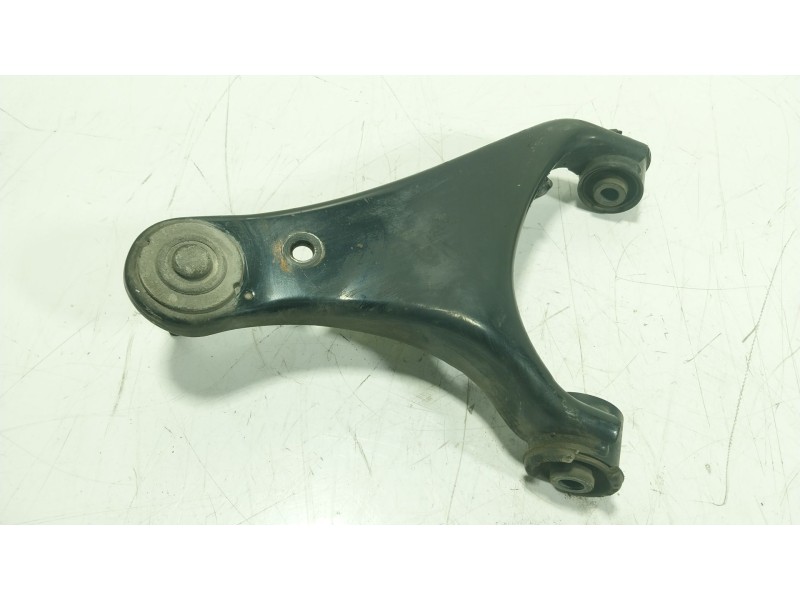 Recambio de brazo suspension superior delantero derecho para land rover discovery iv (l319) 2.7 td 4x4 referencia OEM IAM LR0141