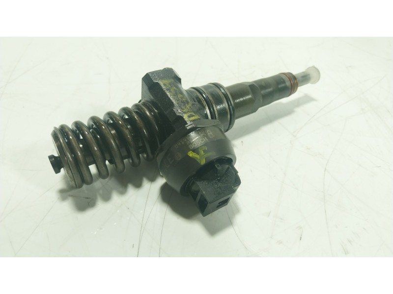 Recambio de inyector para volkswagen touareg (7la) 2.5 tdi referencia OEM IAM  07Z130073F 