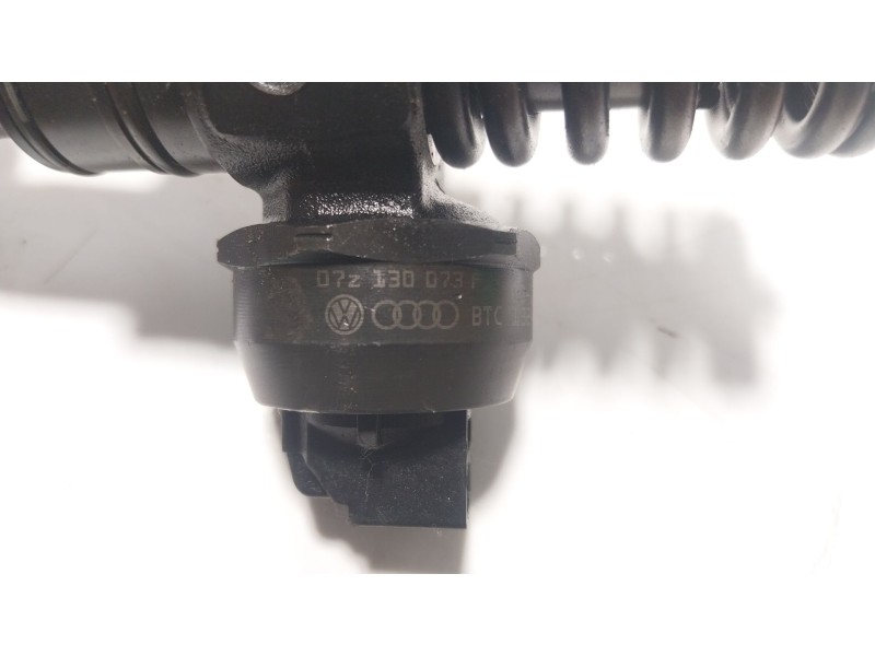 Recambio de inyector para volkswagen touareg (7la) 2.5 tdi referencia OEM IAM  07Z130073F 