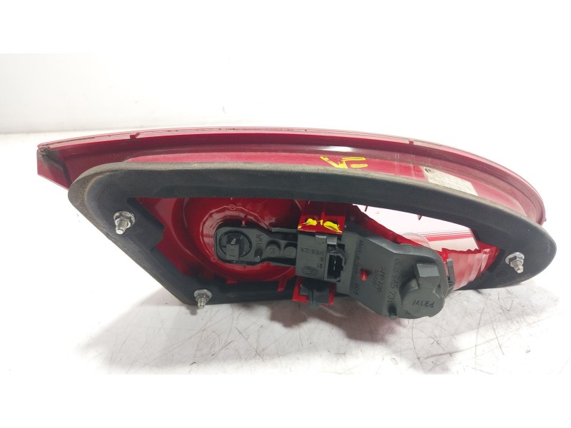 Recambio de piloto trasero derecho interior para seat leon (1p1) 1.9 tdi referencia OEM IAM  1P09451080 