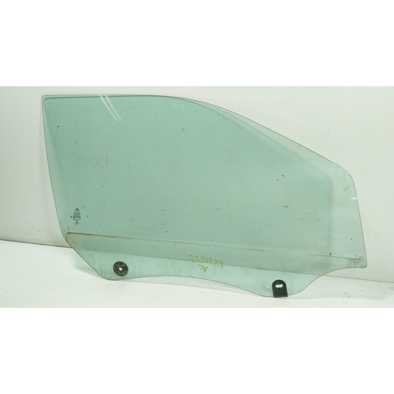 Recambio de cristal puerta delantero derecho para citroën c4 cactus 1.6 bluehdi 100 referencia OEM IAM 9825141180  