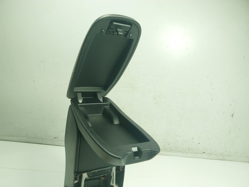 Recambio de apoyabrazos central para toyota yaris cross (mxp_) 1.5 hybrid (mxpj10) referencia OEM IAM 58901-K0020  