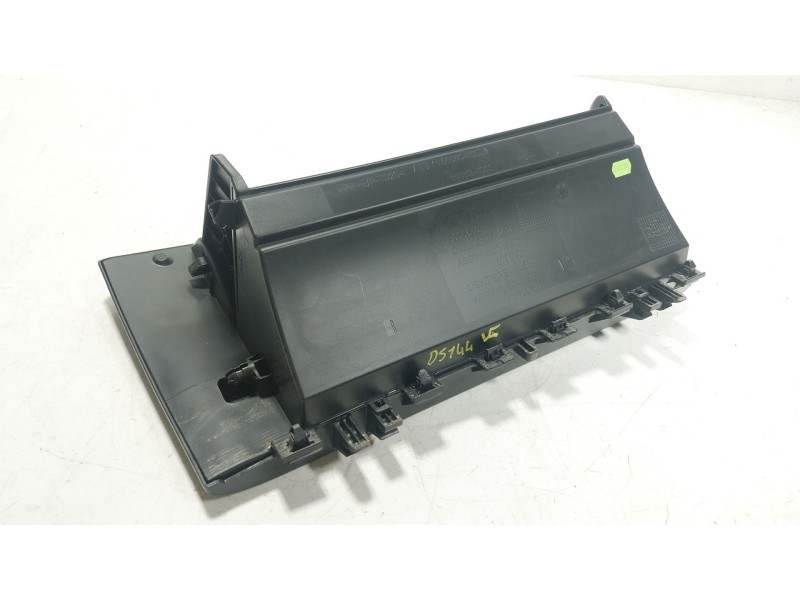 Recambio de guantera para toyota yaris cross (mxp_) 1.5 hybrid (mxpj10) referencia OEM IAM  55550K0031 