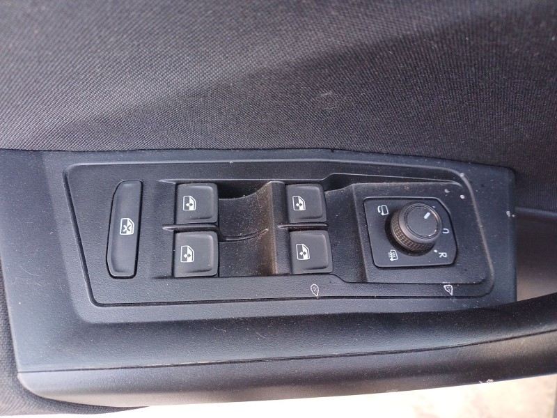 volkswagen t-roc (a11, d11) del año 2024