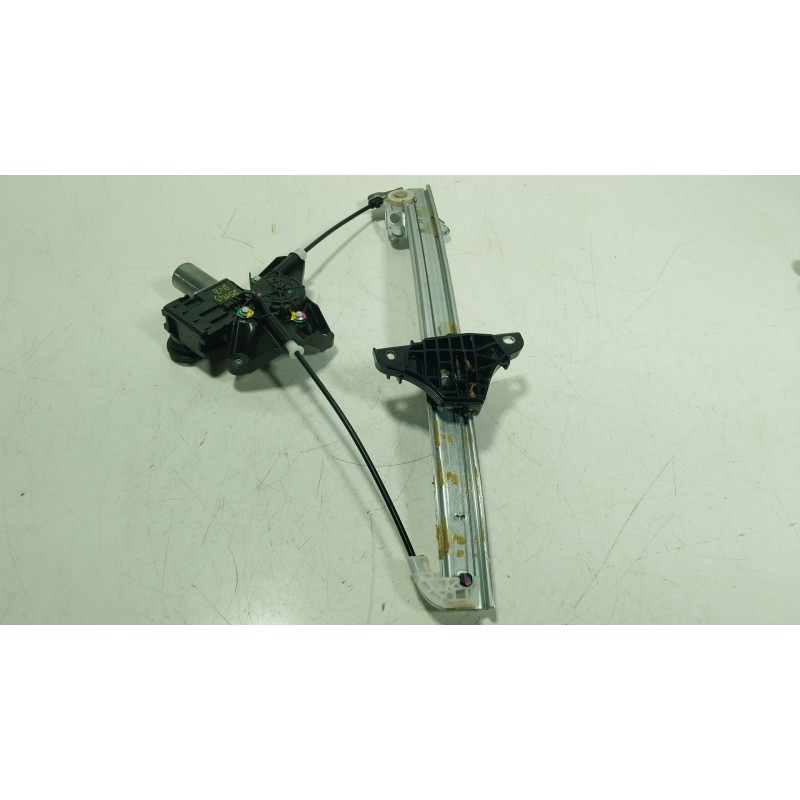 Recambio de elevalunas delantero izquierdo para toyota yaris (_p21_, _pa1_, _ph1_) 1.5 hybrid (mxph10) referencia OEM IAM  85720