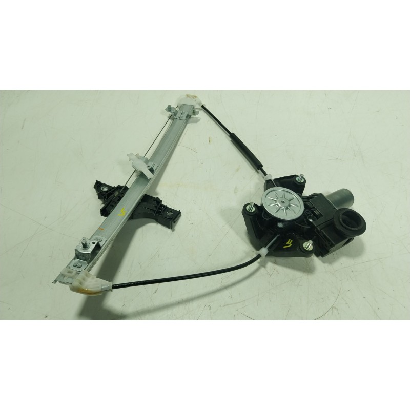 Recambio de elevalunas trasero izquierdo para toyota yaris (_p21_, _pa1_, _ph1_) 1.5 hybrid (mxph10) referencia OEM IAM  857200D