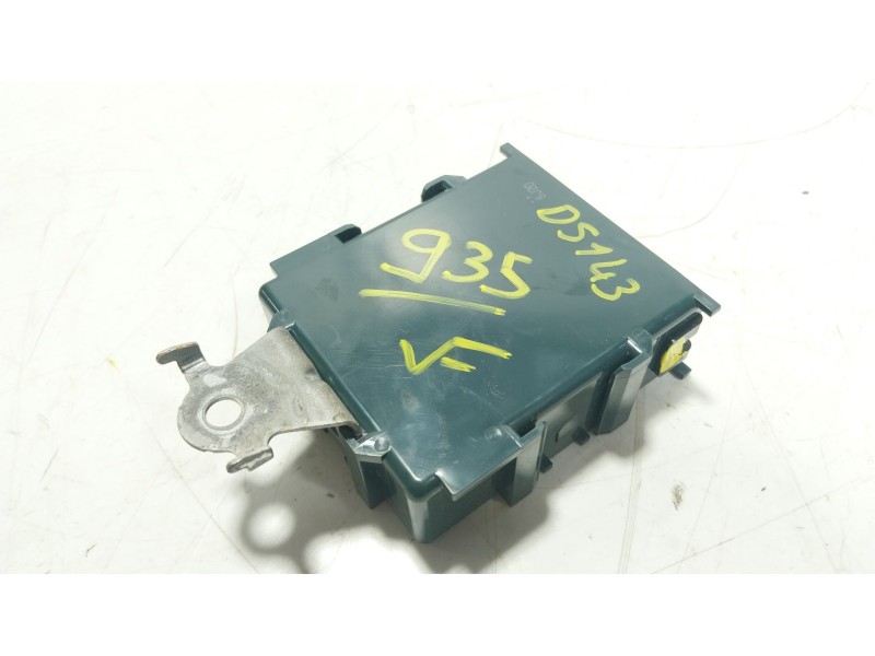 Recambio de modulo electronico para toyota yaris (_p21_, _pa1_, _ph1_) 1.5 hybrid (mxph10) referencia OEM IAM  865720D020 