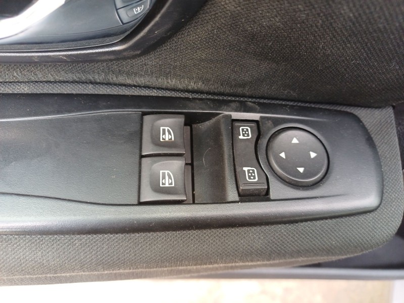 renault megane iii hatchback (bz0/1_, b3_) del año 2014