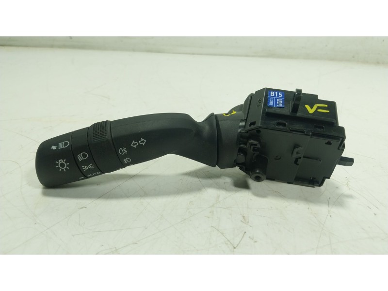 Recambio de mando luces para toyota yaris (_p21_, _pa1_, _ph1_) 1.5 hybrid (mxph10) referencia OEM IAM  02D7017J910 