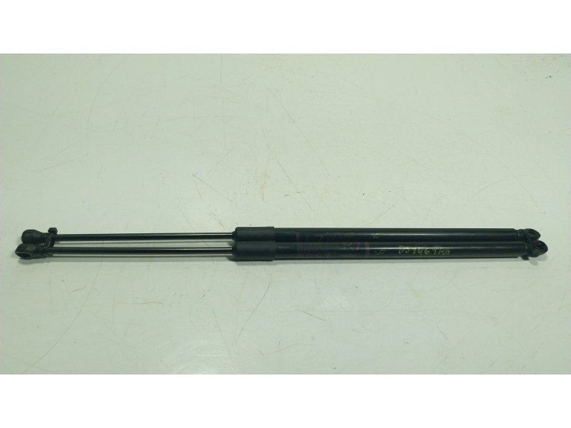 Recambio de amortiguadores maletero / porton para toyota yaris cross (mxp_) 1.5 hybrid (mxpj10) referencia OEM IAM  689500D230 