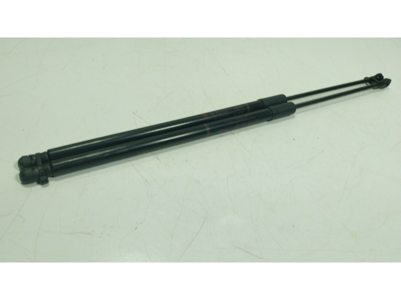 Recambio de amortiguadores maletero / porton para toyota yaris cross (mxp_) 1.5 hybrid (mxpj10) referencia OEM IAM  689500D230 