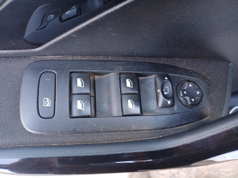 peugeot 208 i (ca_, cc_) del año 2015