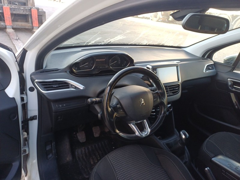 peugeot 208 i (ca_, cc_) del año 2015