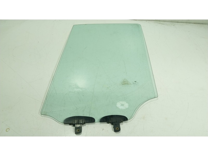 Recambio de cristal puerta delantero izquierdo para hyundai h350 furgoneta 2.5 crdi referencia OEM IAM 8241059010  