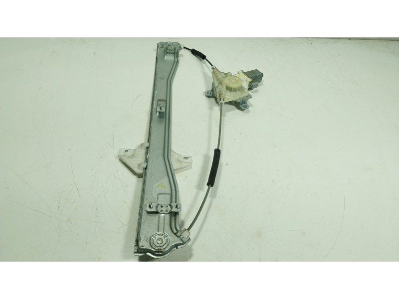 Recambio de elevalunas delantero izquierdo para hyundai h350 furgoneta 2.5 crdi referencia OEM IAM 8240159010  