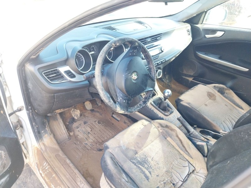 alfa romeo giulietta (940_) del año 2012