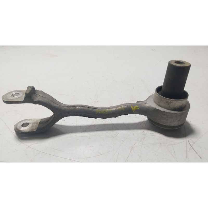 Recambio de brazo suspension inferior trasero izquierdo para jaguar xe (x760) 2.0 d referencia OEM IAM T2H2185  