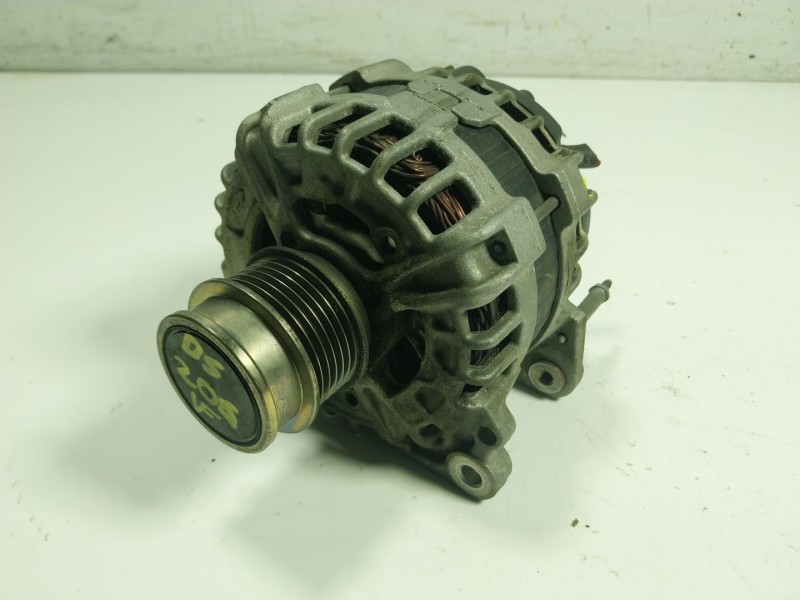 Recambio de alternador para volkswagen polo v (6r1, 6c1) 1.4 tdi referencia OEM IAM 04B903023D 04B903023D 