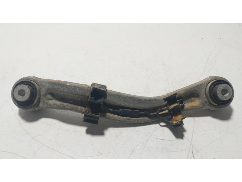 Recambio de brazo suspension superior trasero derecho para jaguar xe (x760) 2.0 d referencia OEM IAM T4N3670  