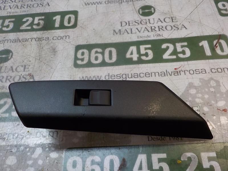 Recambio de mando elevalunas trasero derecho para toyota rav 4 advance hybrid referencia OEM IAM 8481052030  