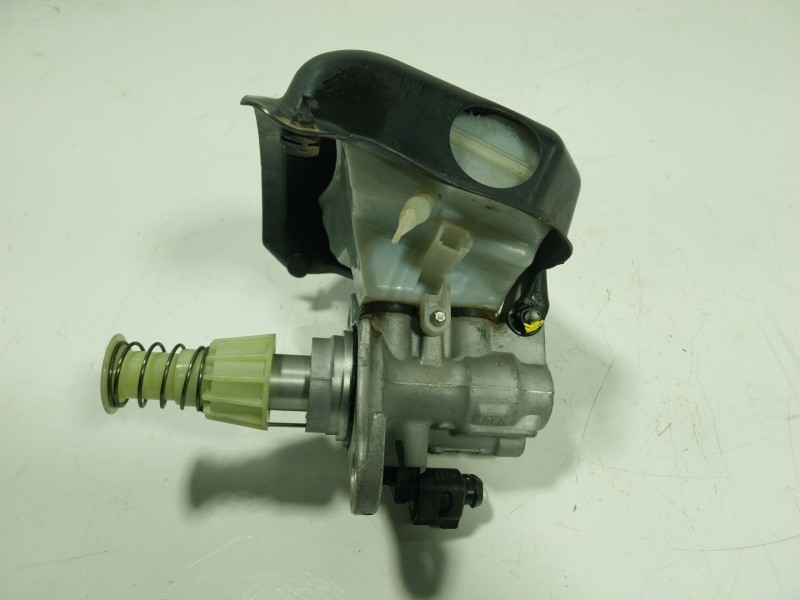 Recambio de bomba freno para audi a4 b9 avant (8w5, 8wd) 2.0 tdi referencia OEM IAM  8W0611301 