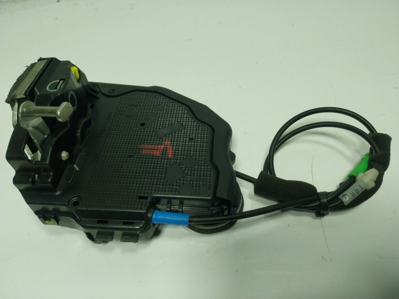 Recambio de cerradura puerta trasera derecha para toyota corolla hybrid referencia OEM IAM  4E020119 