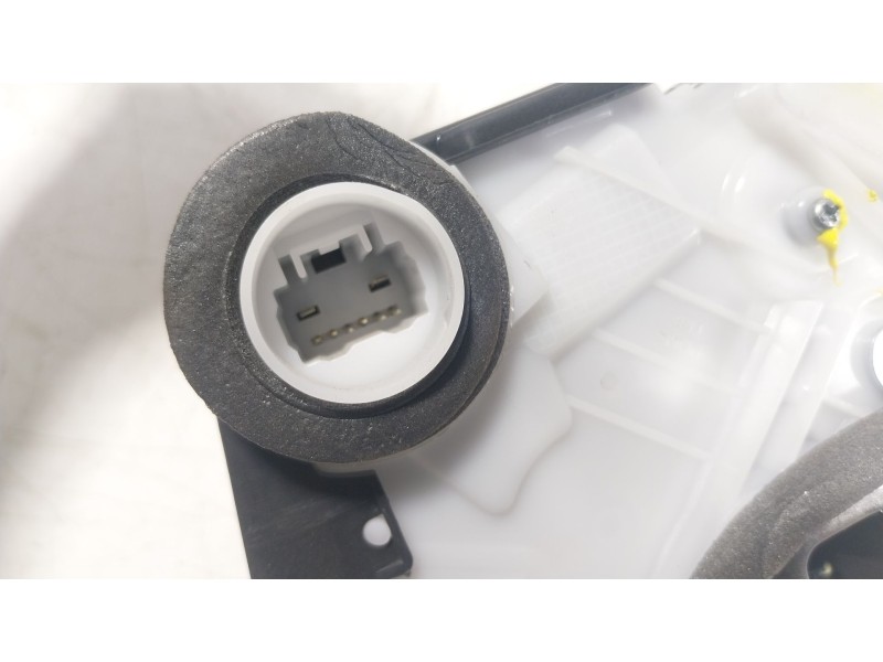 Recambio de cerradura puerta delantera izquierda para toyota yaris cross (mxp_) 1.5 hybrid (mxpj10) referencia OEM IAM 69040K004