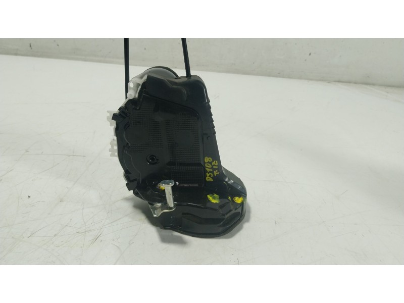 Recambio de cerradura puerta trasera izquierda para toyota yaris cross (mxp_) 1.5 hybrid (mxpj10) referencia OEM IAM 69060K0040 