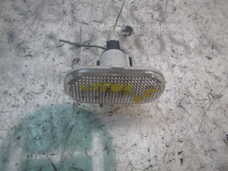 Recambio de piloto lateral izquierdo para renault twingo 1.2 16v referencia OEM IAM 8200257684  