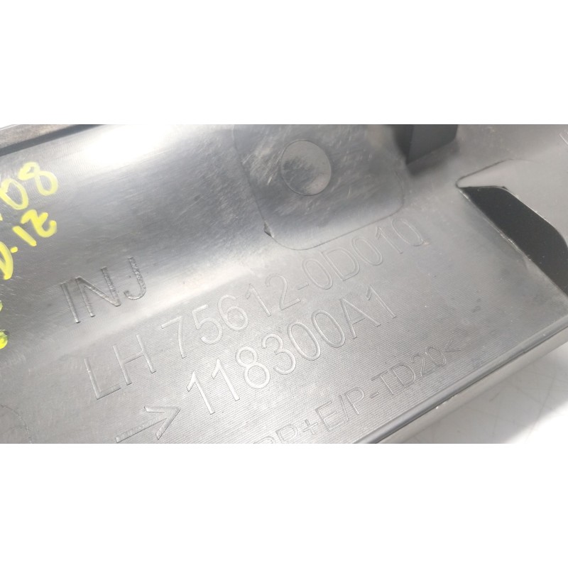 Recambio de aletin delantero izquierdo para toyota yaris cross (mxp_) 1.5 hybrid (mxpj10) referencia OEM IAM 756020D010 756120D0