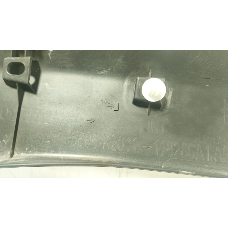 Recambio de aletin trasero izquierdo para toyota yaris cross (mxp_) 1.5 hybrid (mxpj10) referencia OEM IAM 75606K2011 75606K2011