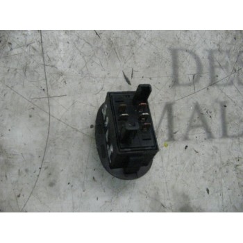 MANDO ELEVALUNAS DELANTERO DERECHO 