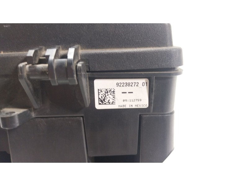 Recambio de caja reles / fusibles para chevrolet camaro 6.2 referencia OEM IAM  9223827201 