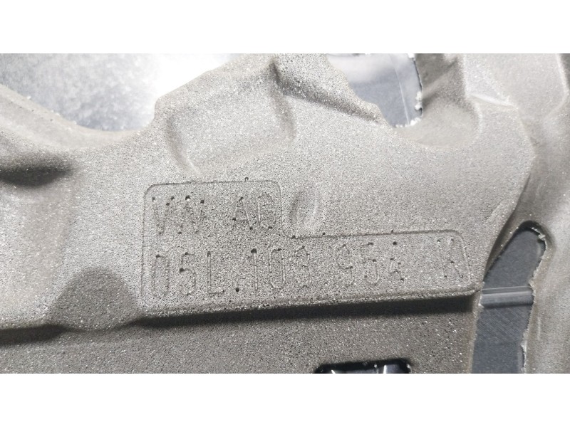 Recambio de tapa motor para seat leon sportstourer (kl8) xcellence referencia OEM IAM  05L103954K 