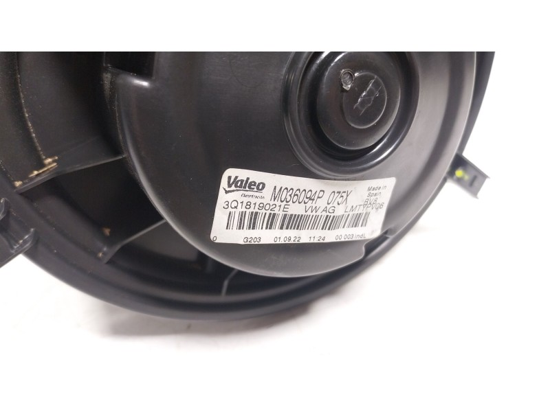 Recambio de motor calefaccion para seat leon sportstourer (kl8) xcellence referencia OEM IAM  3Q1819021E 