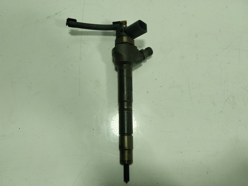 Recambio de inyector para volkswagen tiguan (5n1) 2.0 tdi referencia OEM IAM  03L130277J 