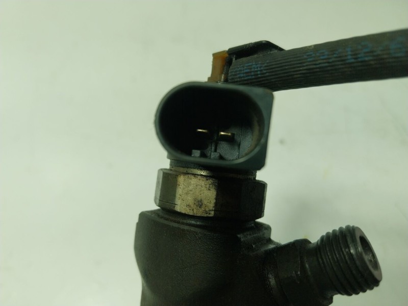 Recambio de inyector para volkswagen tiguan (5n1) 2.0 tdi referencia OEM IAM  03L130277J 