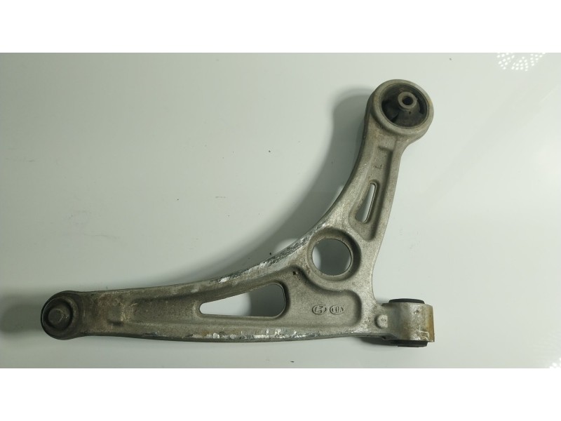 Recambio de brazo suspension inferior delantero izquierdo para hyundai ioniq (ae) 1.6 gdi plug-in hybrid referencia OEM IAM   