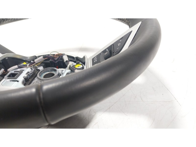 Recambio de volante para chevrolet camaro 6.2 referencia OEM IAM  922363190929 