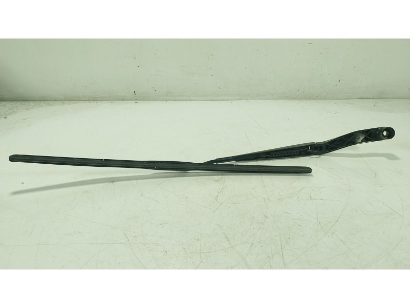 Recambio de brazo limpia delantero izquierdo para chevrolet camaro 6.2 referencia OEM IAM   