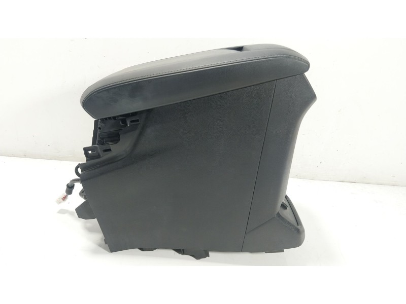 Recambio de apoyabrazos central para toyota highlander (gsu7_, axuh7_, txua7_) 2.5 hybrid awd (axuh78) referencia OEM IAM 588100