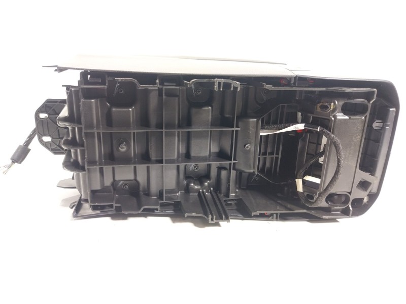 Recambio de apoyabrazos central para toyota highlander (gsu7_, axuh7_, txua7_) 2.5 hybrid awd (axuh78) referencia OEM IAM 588100